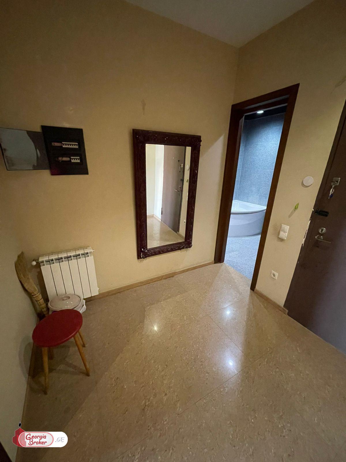 продается квартира с новым ремонтом 3-комнаты